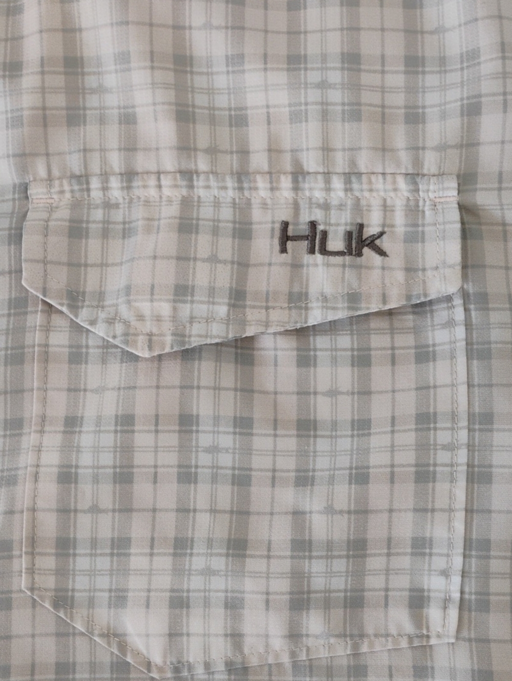 Huk Men's Tide Point Short Sleeve Gray Beige Plaid Fishing Shirt Ventilated - L - Picture 6 of 12